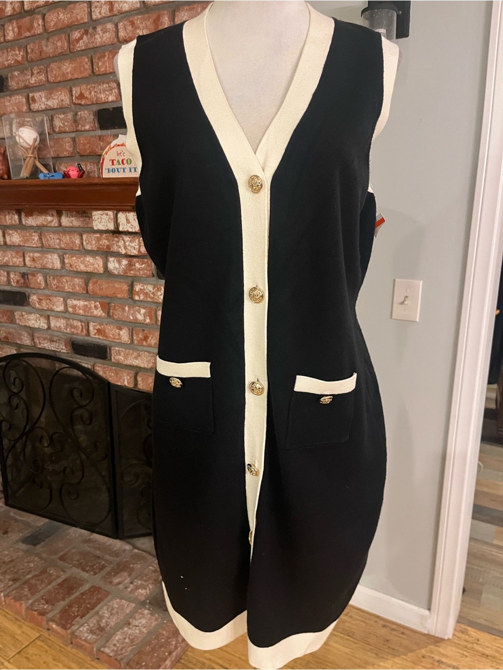 Mila Mae NWOT Black and Cream Sleeveless Button-Front Knit Dress